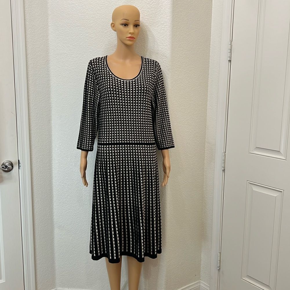 Lane Bryant Woman’s Dress Sz 14/16 Scoop Neck Black White 3/4 Sleeve Midi